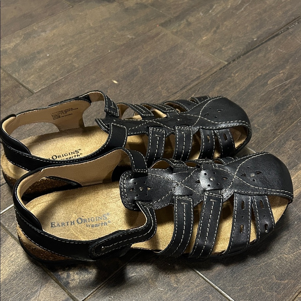 Earth Origins Black Leather Fisherman-Style Sandals
